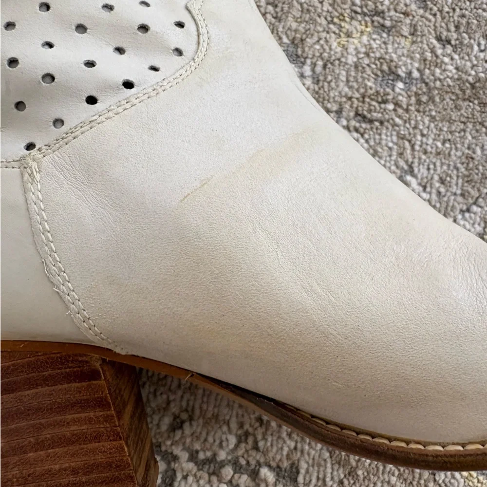 White Perforated Leather Western Boots Stacked Heel - Picture 13 of 16